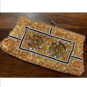 Beaded clutch 💫